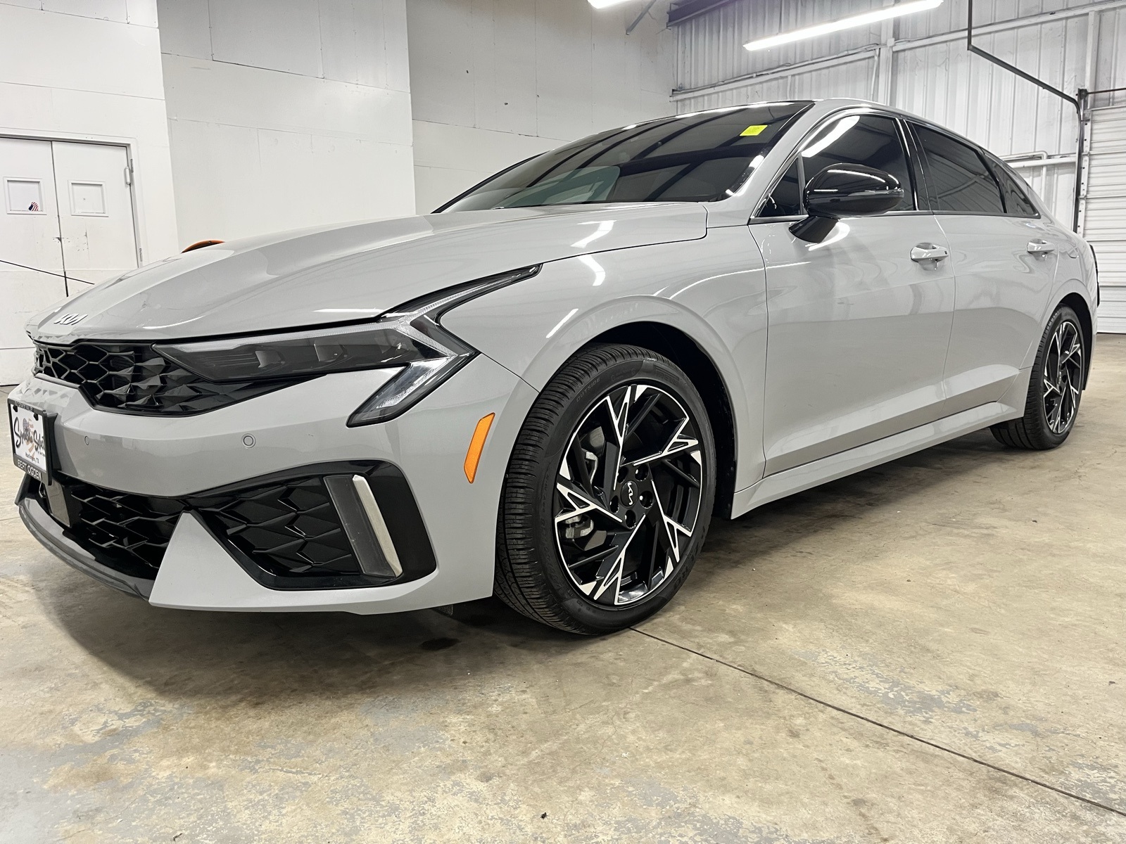 2025 Kia K5 GT-Line photo 3