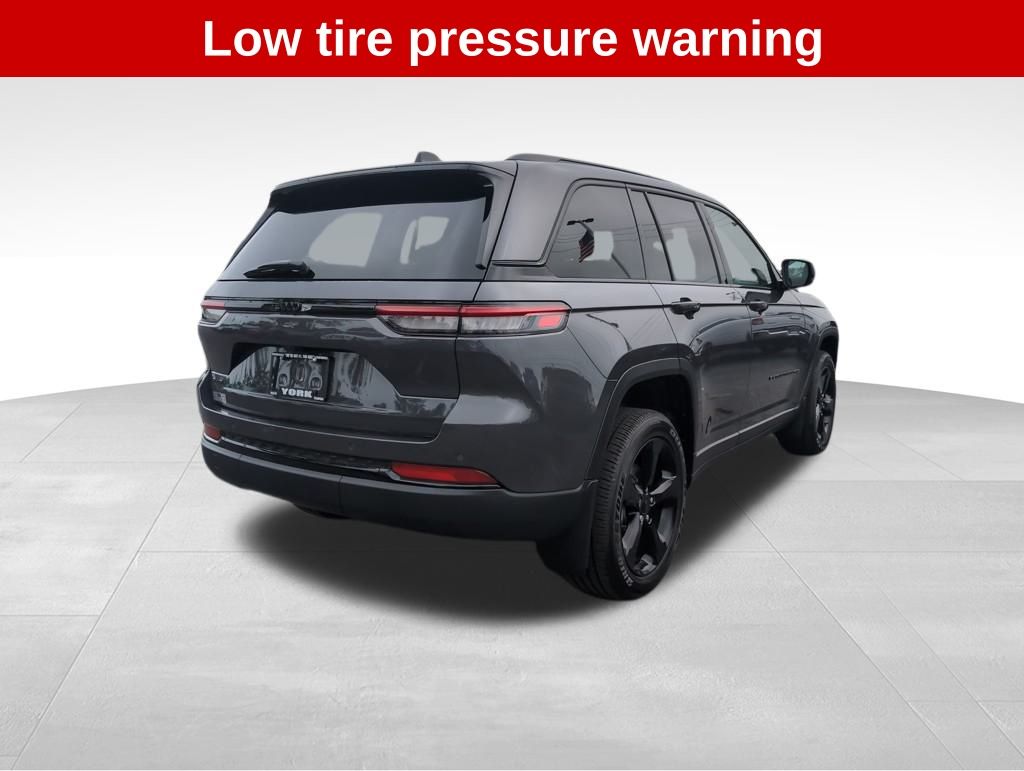 2025 Jeep Grand Cherokee Altitude X photo 2