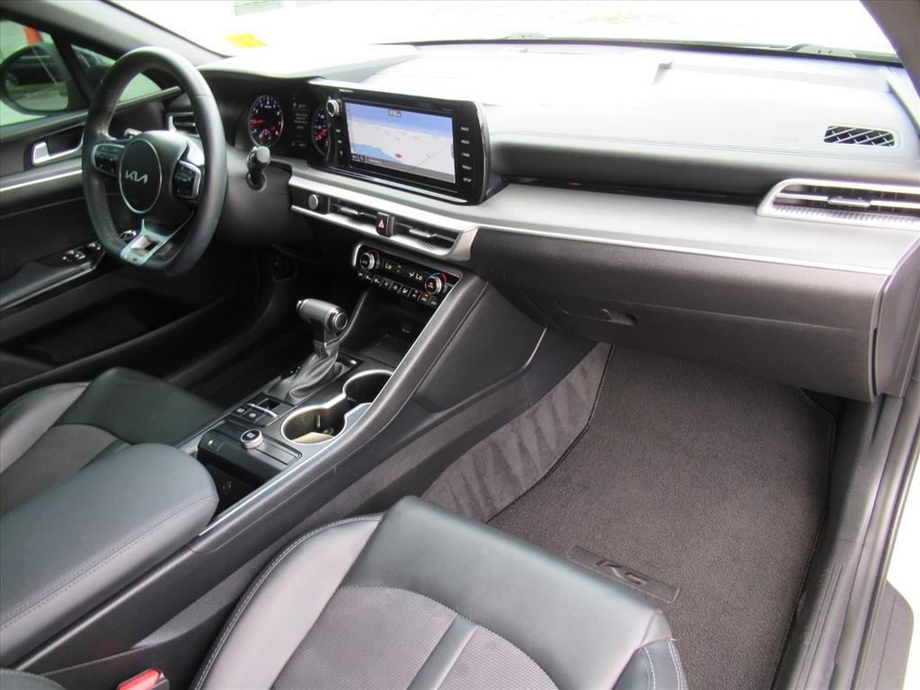 2022 Kia K5 GT-Line photo 11