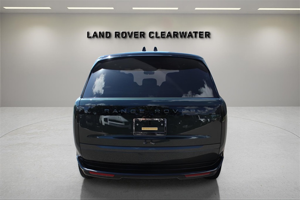 2025 Land Rover Range Rover SE photo 4