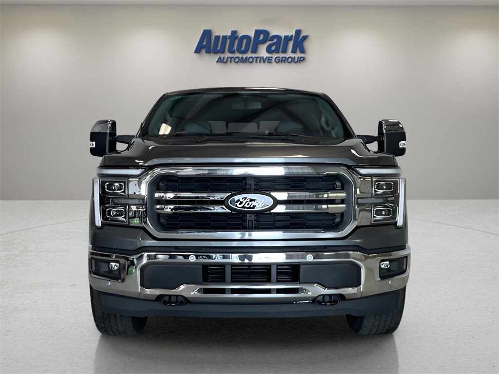 2025 Ford F-150 Lariat photo 2