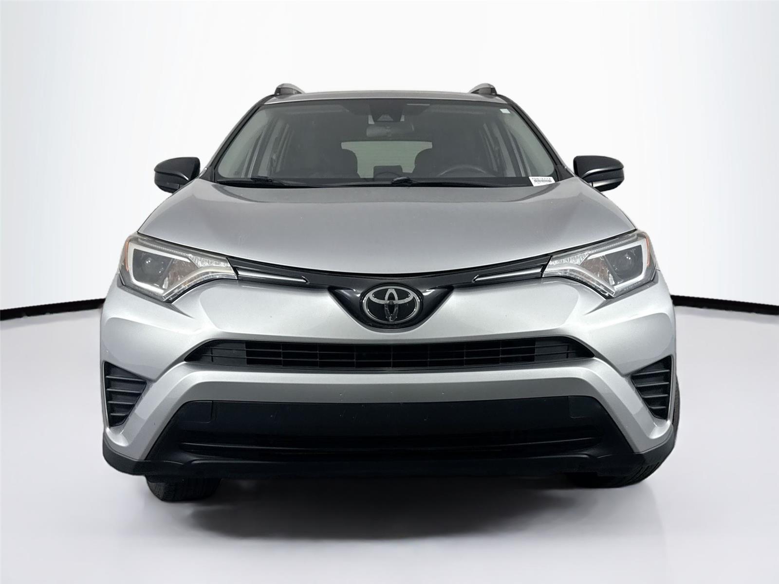 2017 Toyota RAV4 LE photo 2