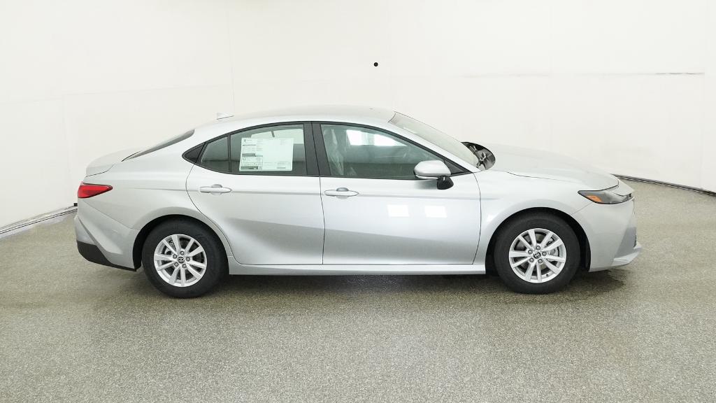 2025 Toyota Camry LE photo 24