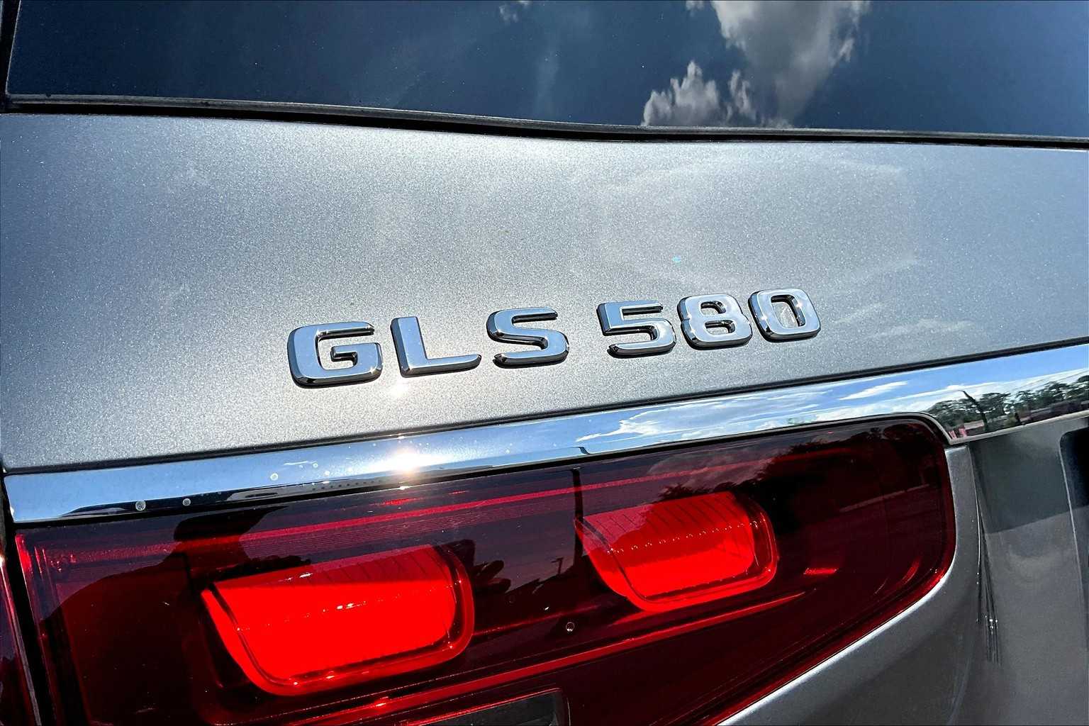 Image 8 of Certified Pre-Owned 2025 Mercedes-Benz GLS 580 AWD 4MATIC