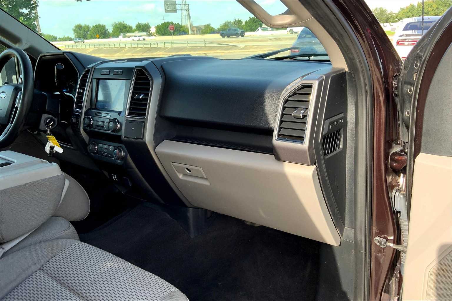 2020 Ford F-150 XLT photo 17