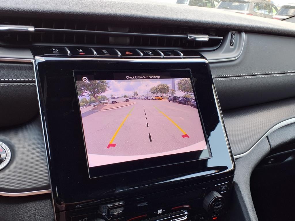 2025 Jeep Grand Cherokee Laredo X photo 4