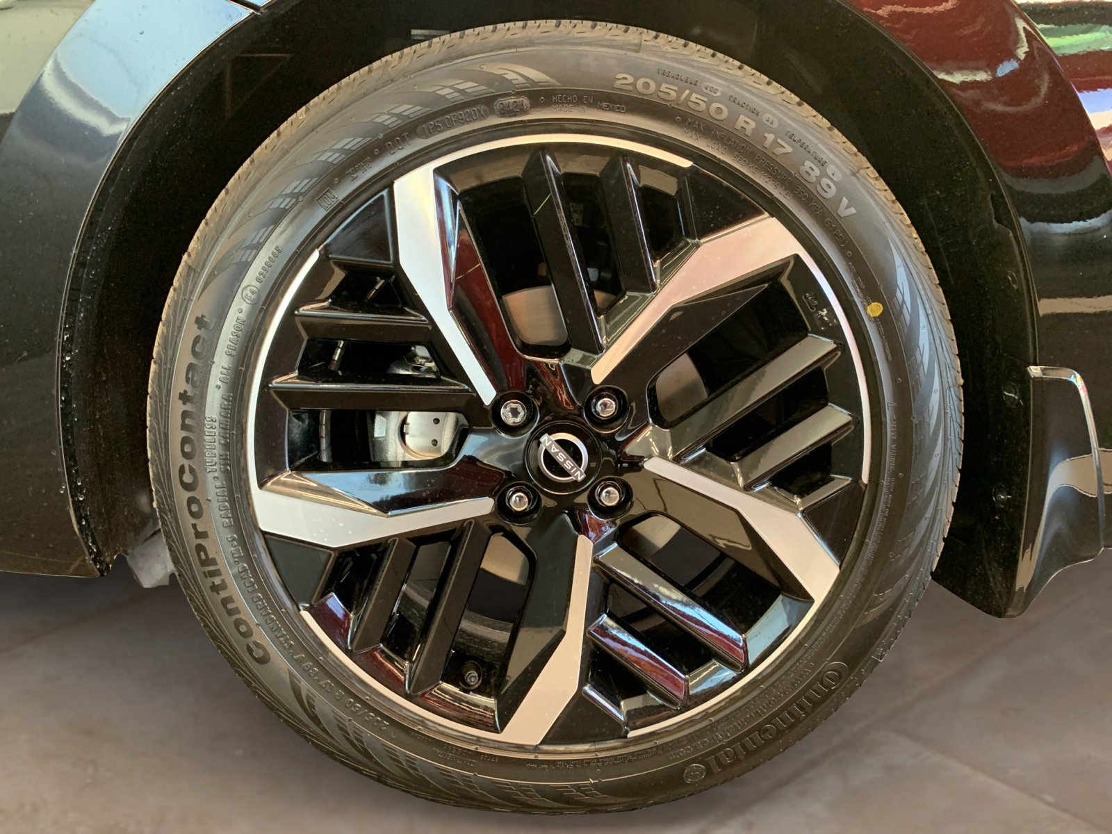 2025 Nissan Versa SR photo 23