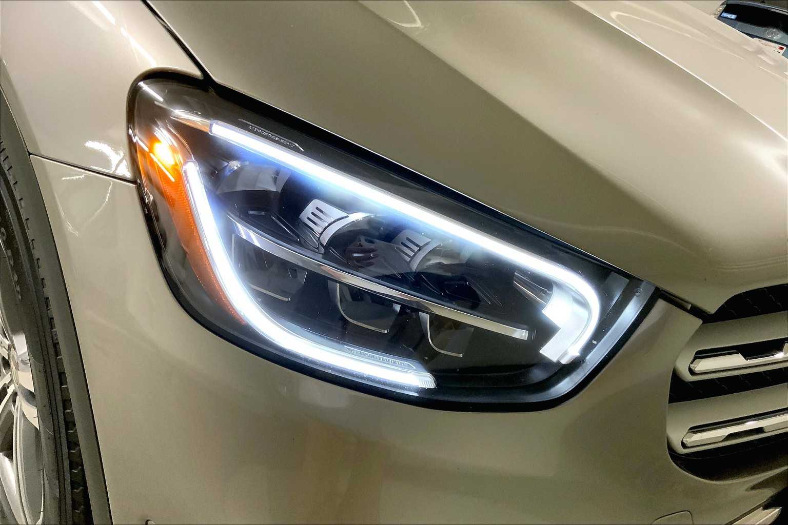2022 Mercedes Benz GLC 300 photo 25