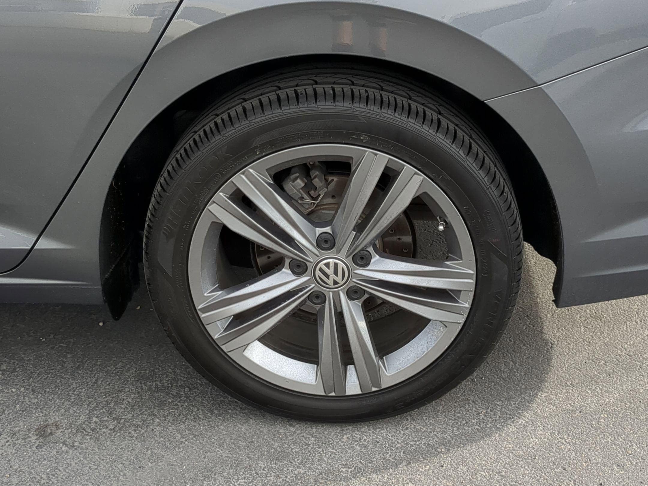 2019 Volkswagen Jetta R-Line photo 11