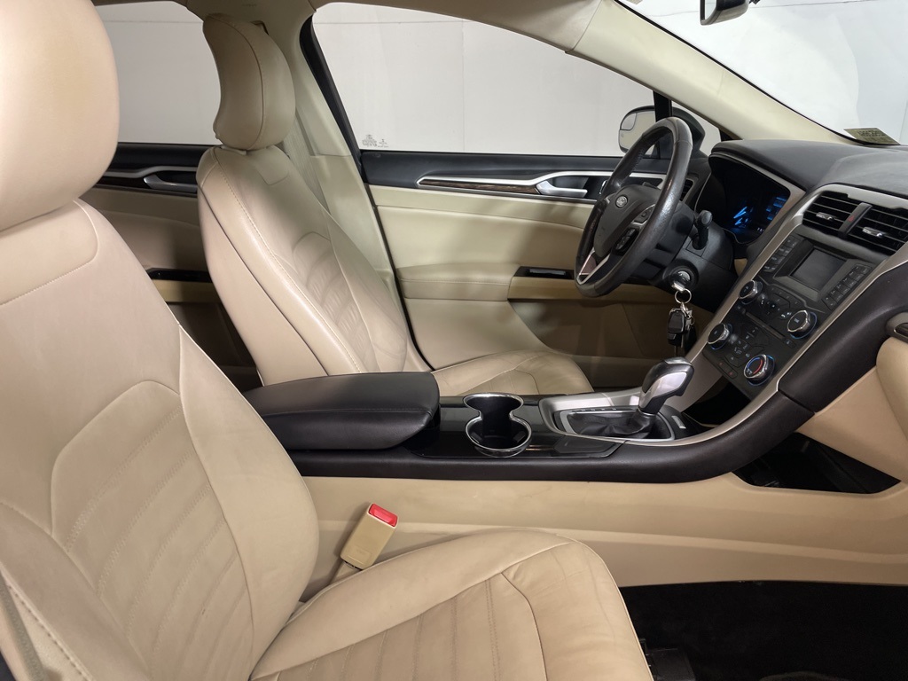 2015 Ford Fusion SE photo 13