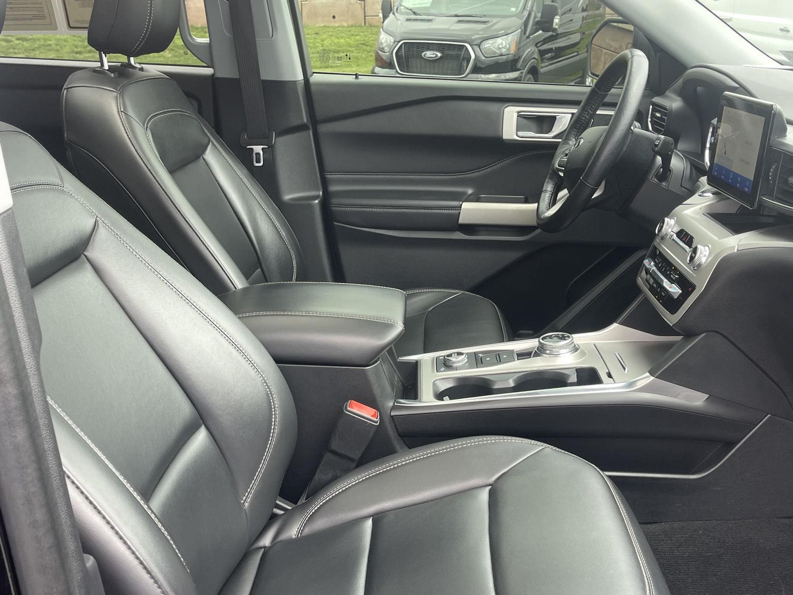 2022 Ford Explorer XLT photo 17