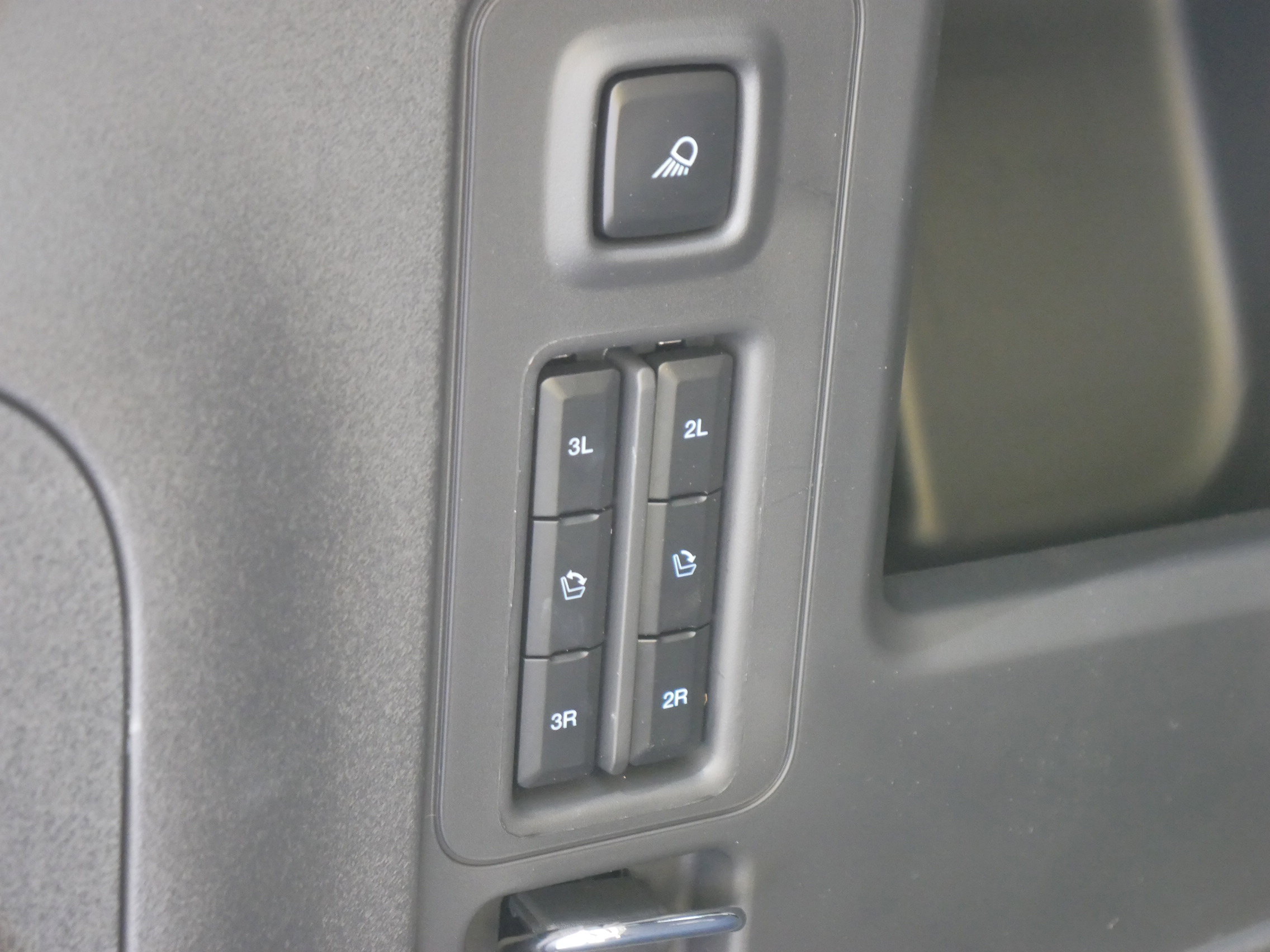 2025 Ford Expedition photo 21