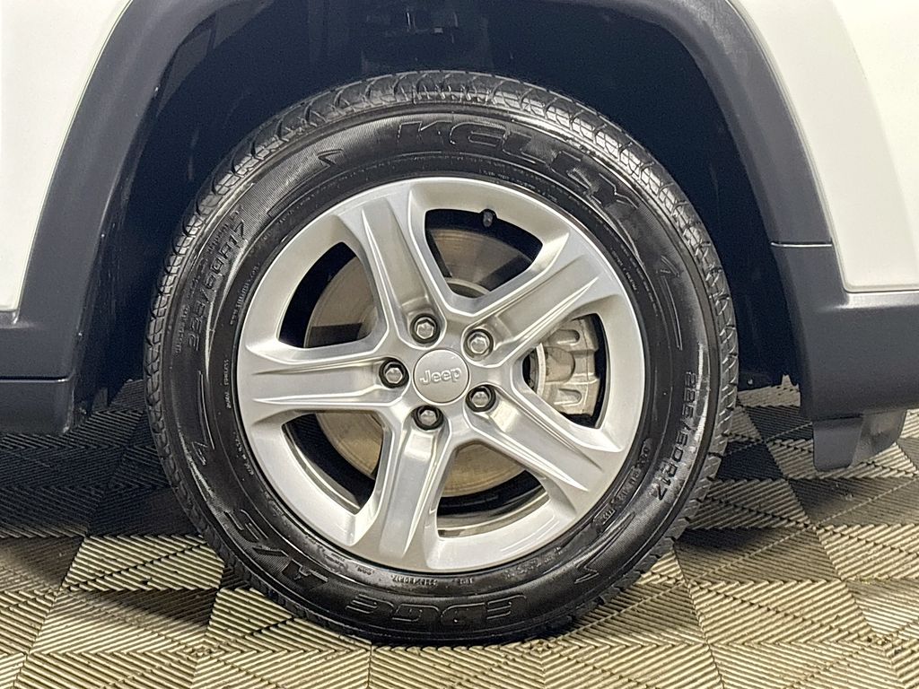 2024 Jeep Compass Latitude photo 16