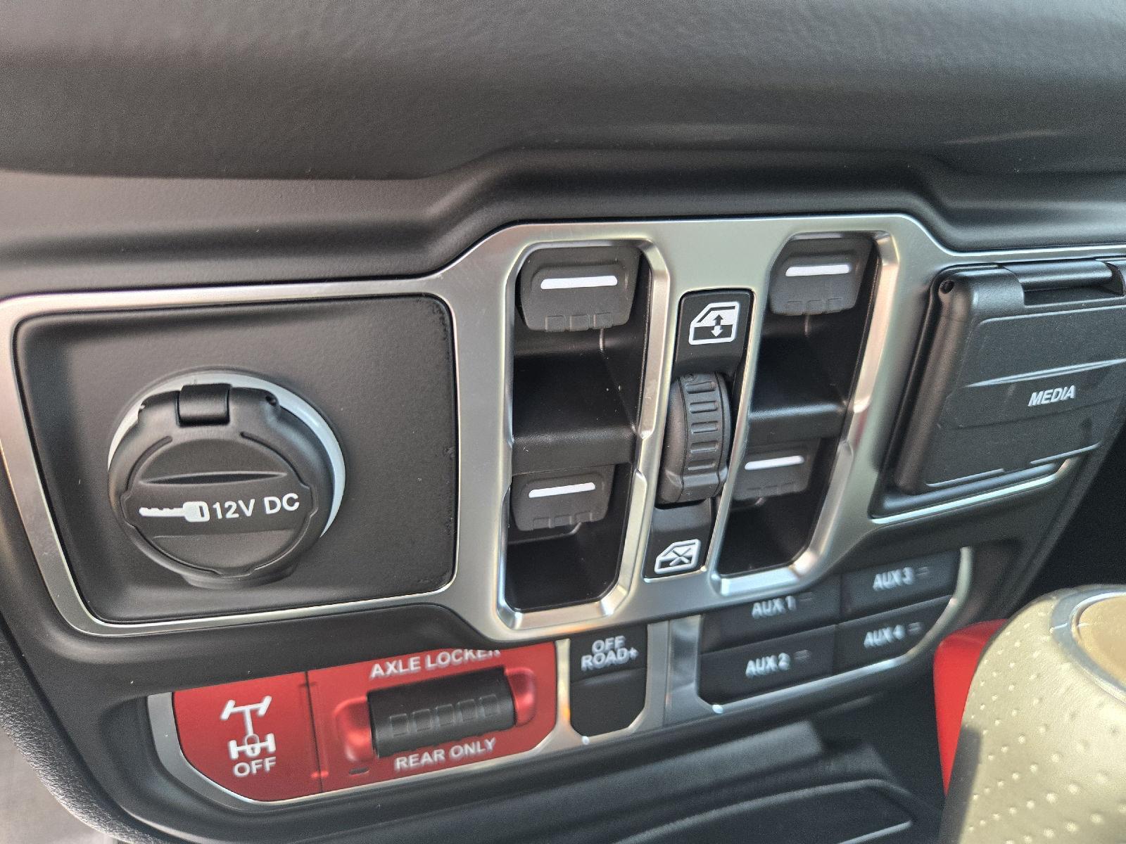 2025 Jeep Gladiator Mojave photo 17