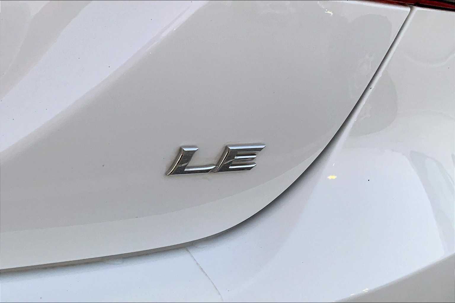 2023 Toyota Camry LE photo 9