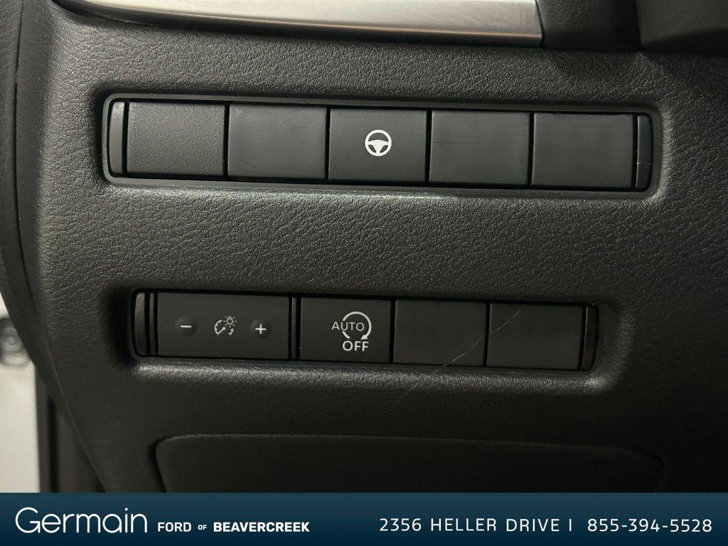 2023 Nissan Rogue SV photo 25