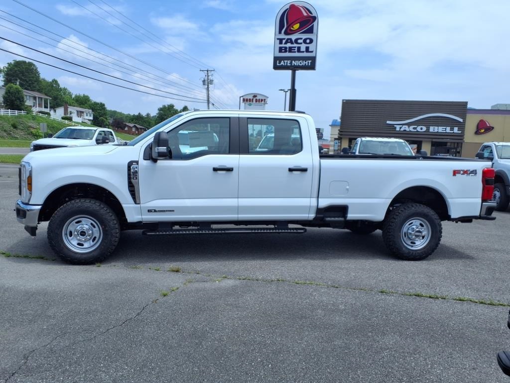 2025 Ford F-350 XL photo 2