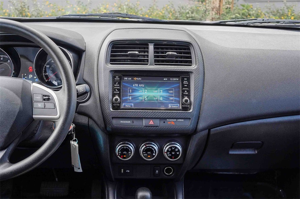 2024 Mitsubishi Outlander Sport ES photo 12