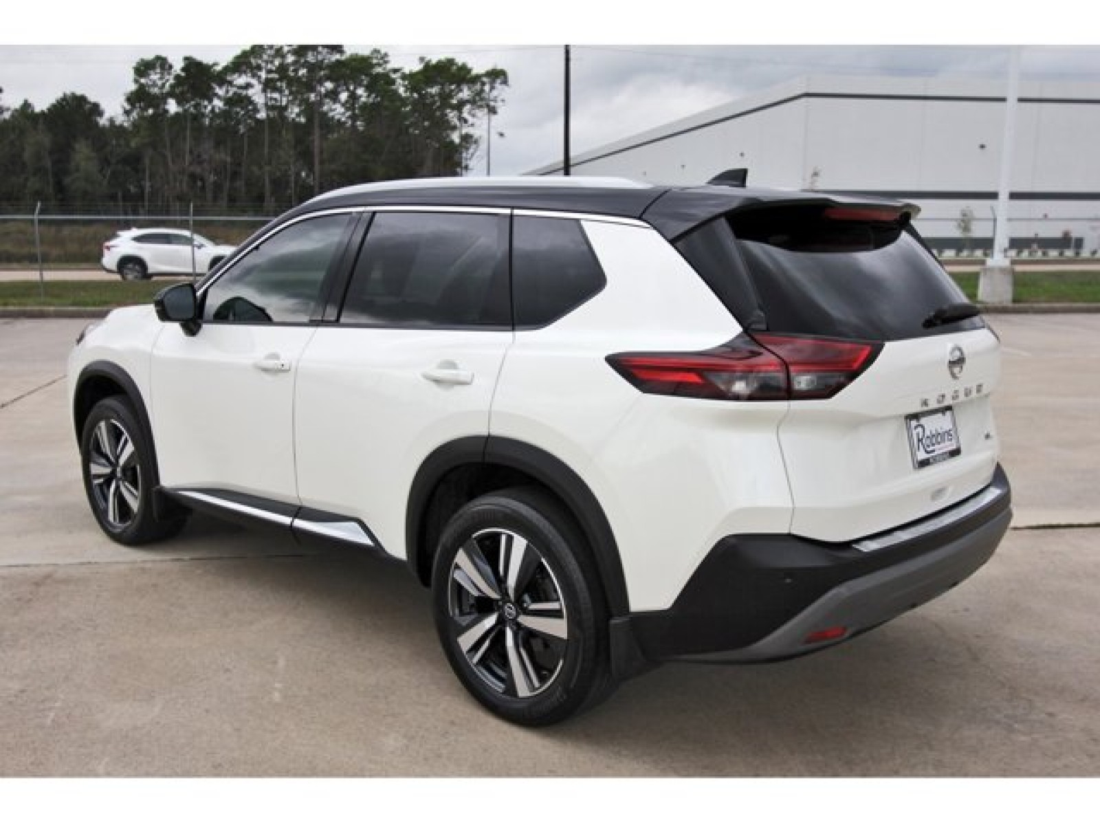 2021 Nissan Rogue SL White at TX Auto Group