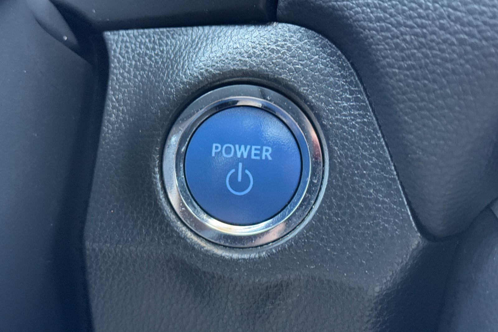 2022 Toyota RAV4 Hybrid SE photo 13