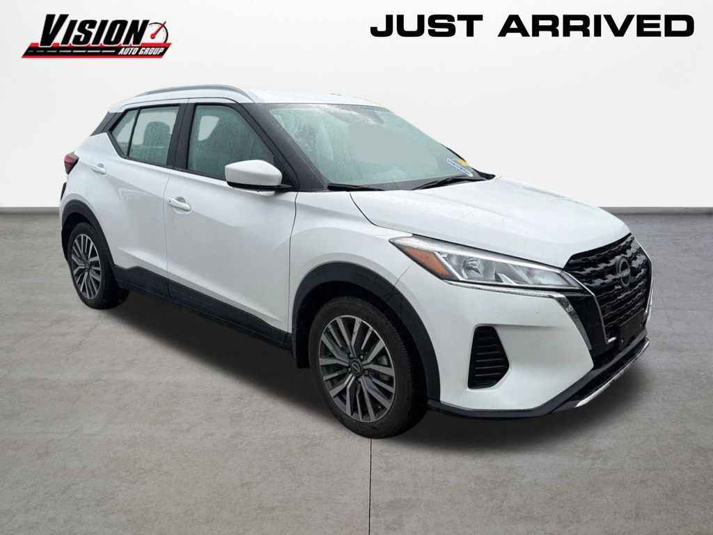 2024 Nissan Kicks SV photo 2