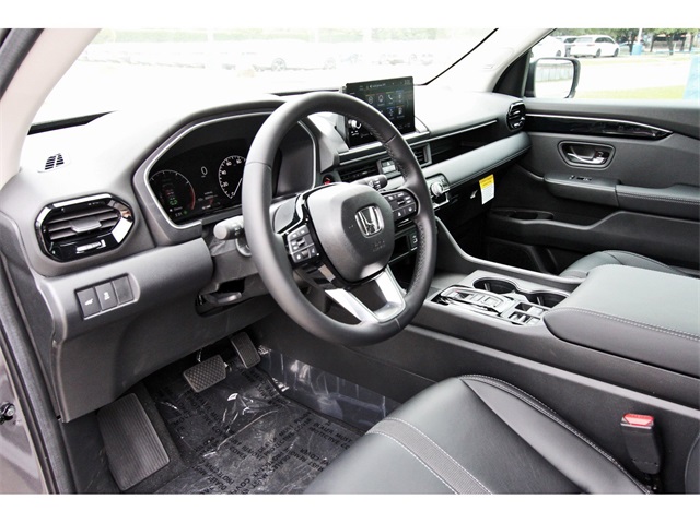 2025 Honda Pilot Touring photo 13
