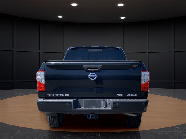 2017 Nissan Titan SL photo 2