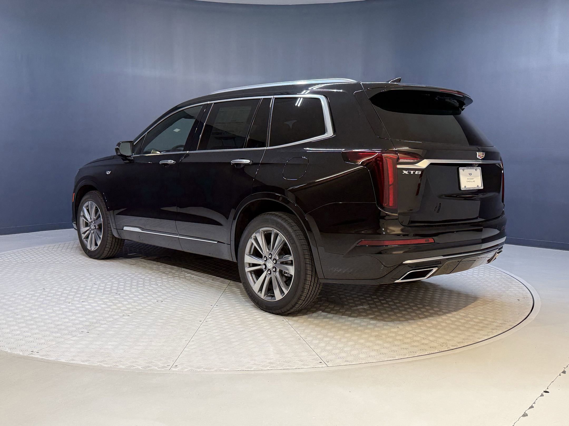 2025 Cadillac XT6 Premium Luxury photo 3