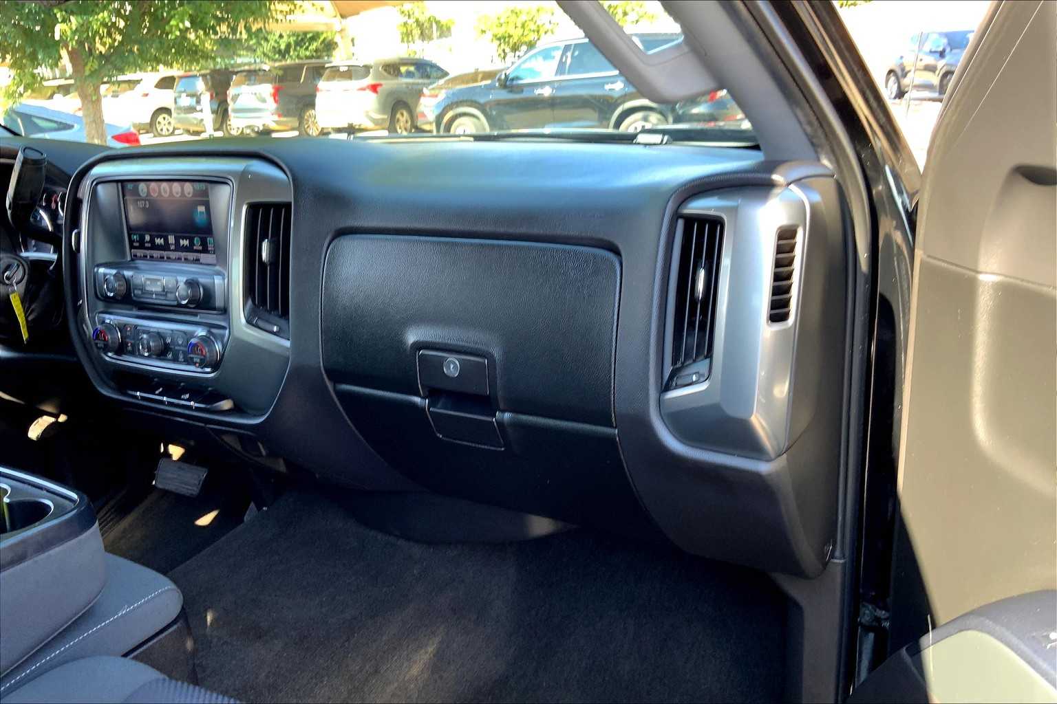 2018 Chevrolet Silverado 1500 LT photo 14