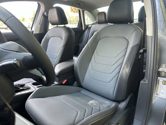 2025 Volkswagen Jetta 1.5T SEL photo 3