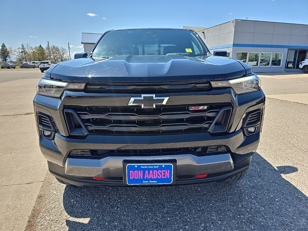 2023 Chevrolet Colorado Z71 photo 2