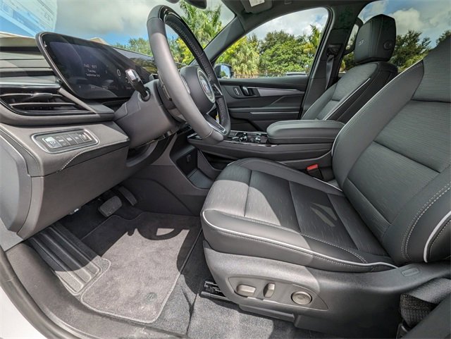 2025 Buick Enclave Sport Touring photo 6
