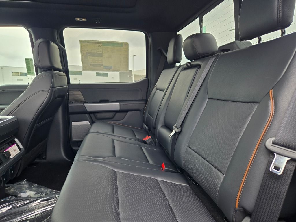 2025 Ford F-150 Lariat photo 17
