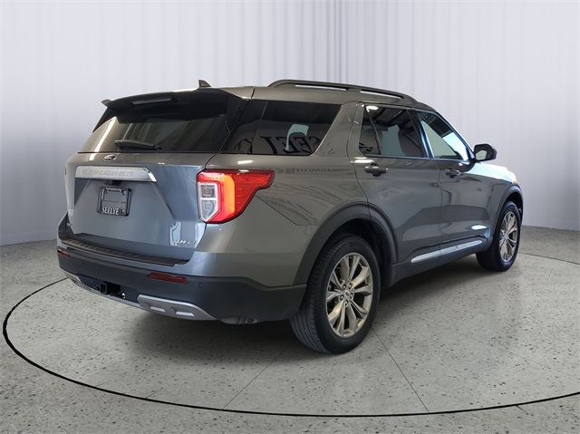 2023 Ford Explorer XLT photo 2