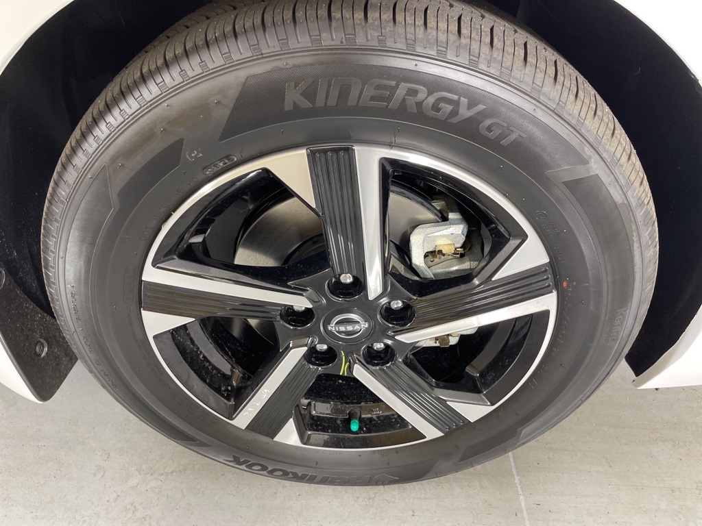 2025 Nissan Sentra SV photo 11