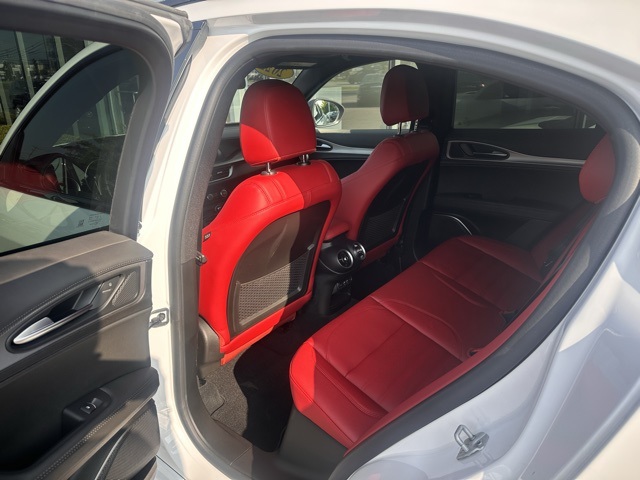 2022 Alfa Romeo Stelvio Ti Sport photo 7