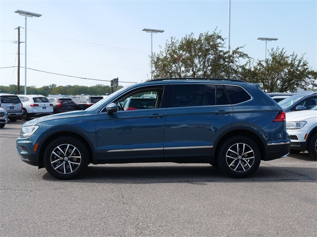 2021 Volkswagen Tiguan R-Line Black SEL photo 4