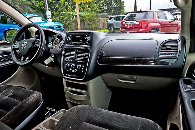2016 Dodge Grand Caravan SE photo 24