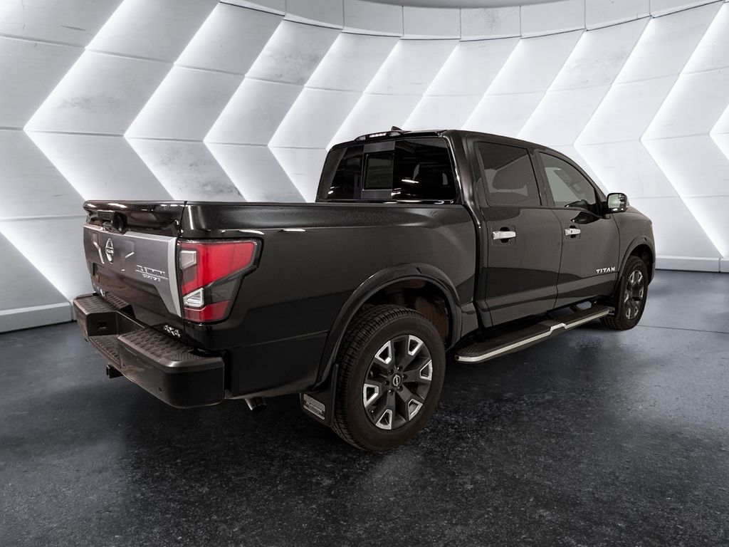 2024 Nissan Titan Platinum Reserve photo 4