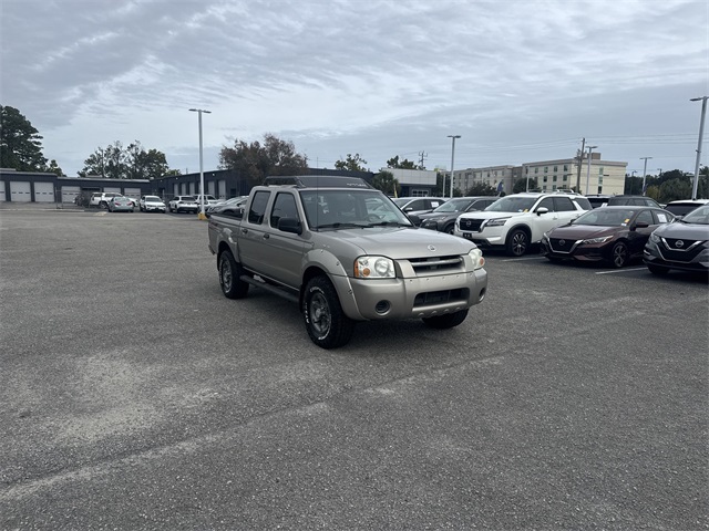 2004 Nissan Frontier XE Crew Cab photo 3