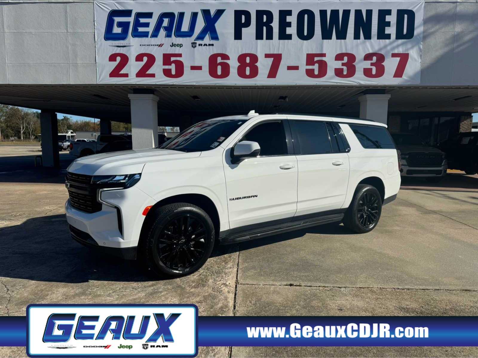 2023 Chevrolet Suburban RST's photo