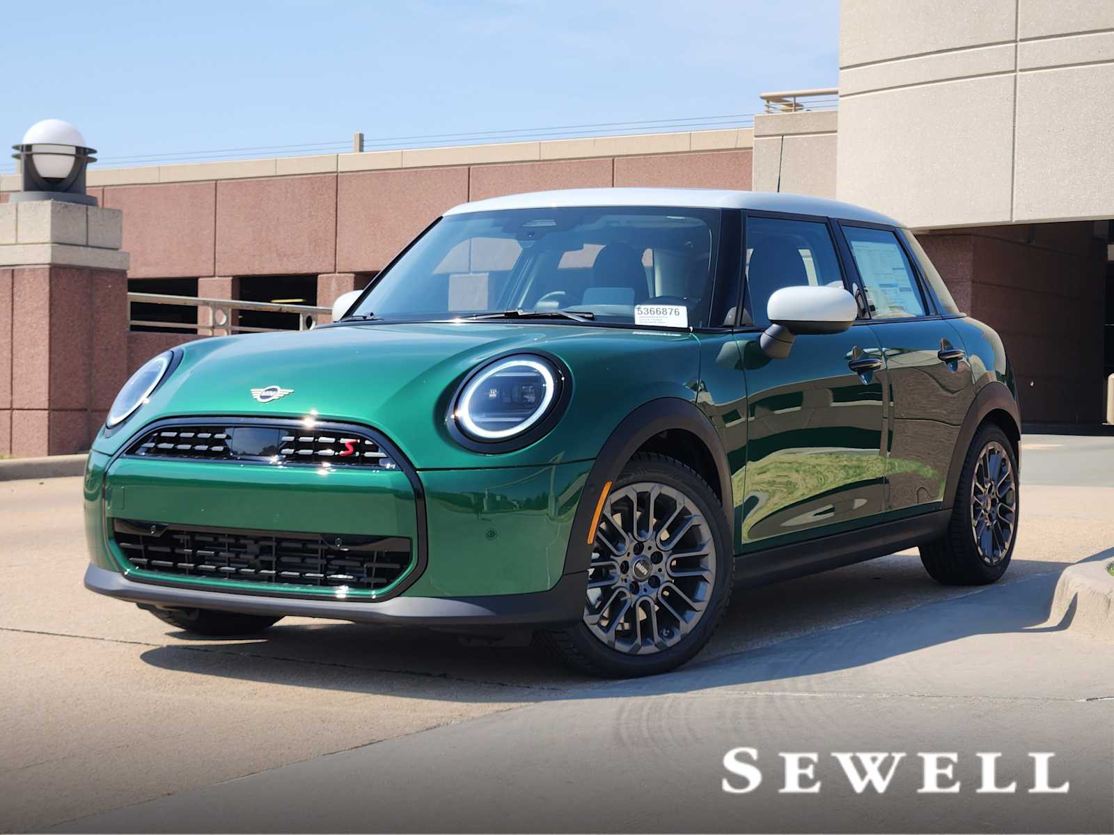 2025 MINI Hardtop 4 Door S's photo