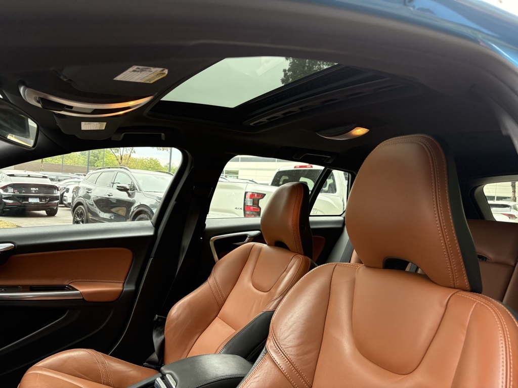 2015 Volvo V60 T5 photo 16