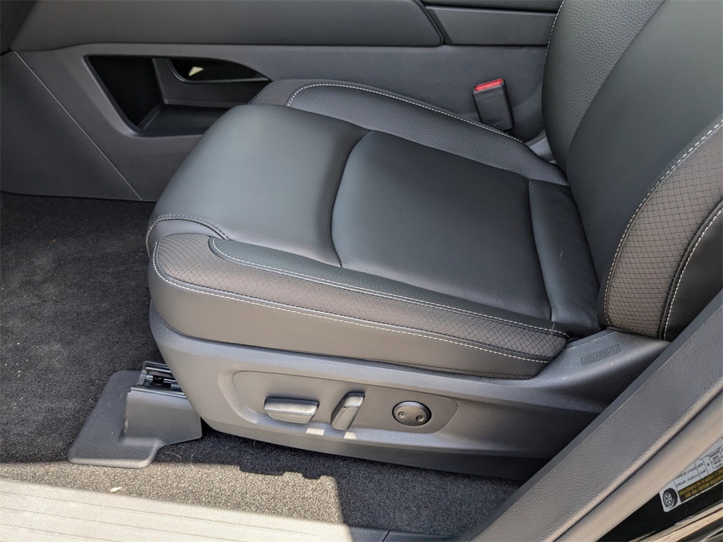 2025 Nissan Pathfinder SL photo 20