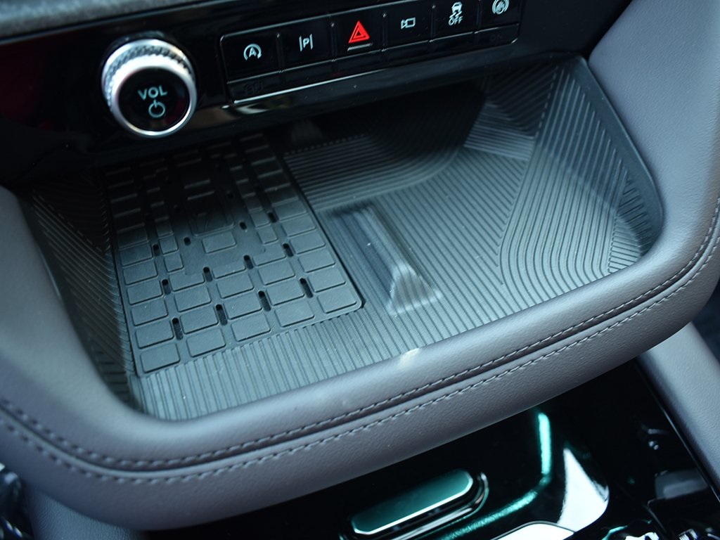 2025 Ford Explorer Platinum photo 21
