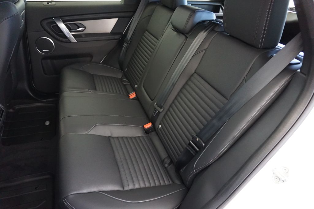 2025 Land Rover Discovery Sport SE photo 29