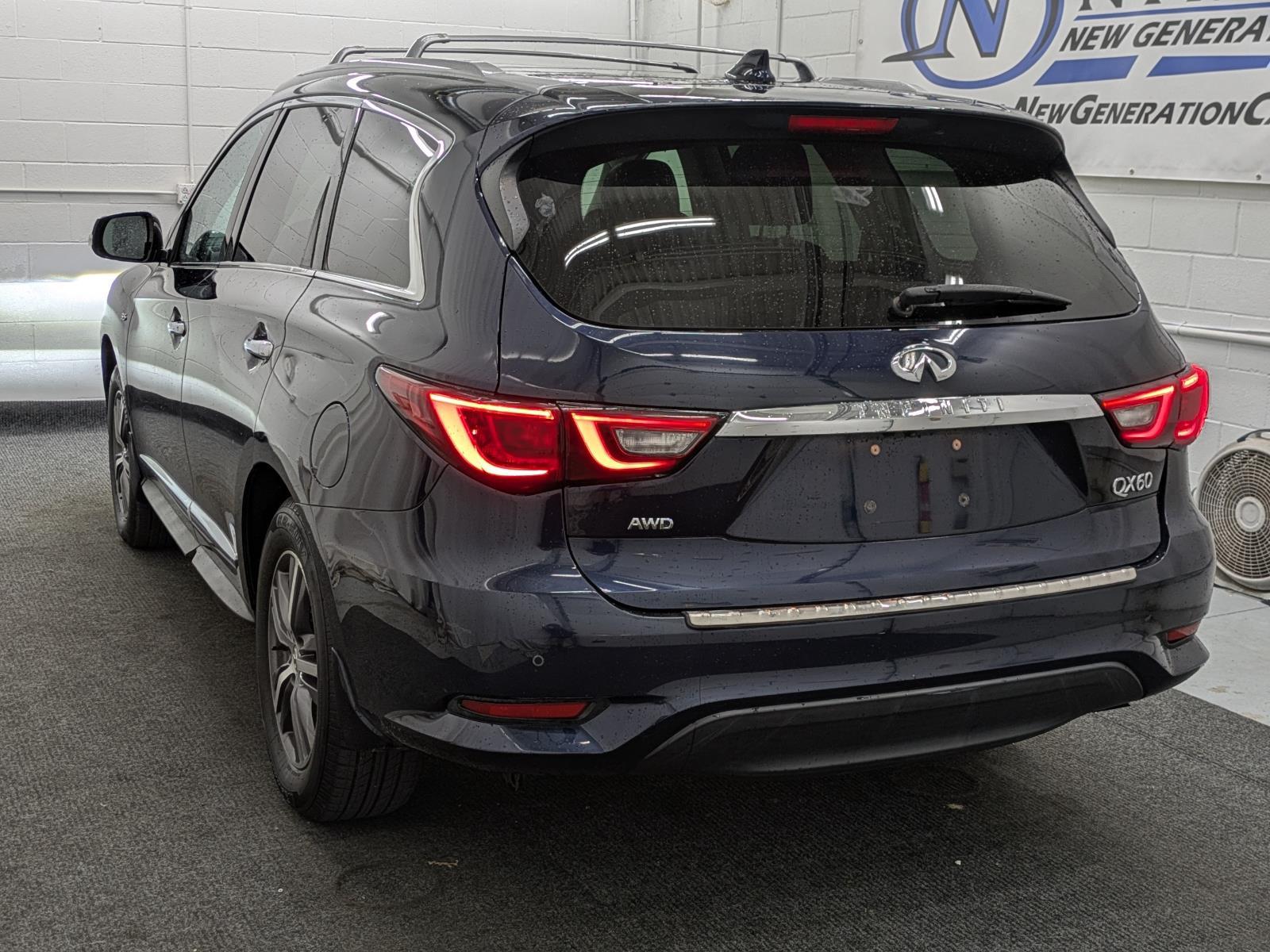 2020 Infiniti QX60 Luxe photo 17