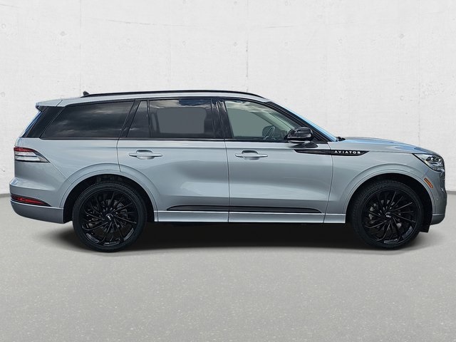 2023 Lincoln Aviator Reserve photo 2