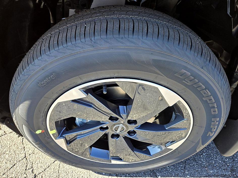 2026 Nissan Rogue SV photo 14