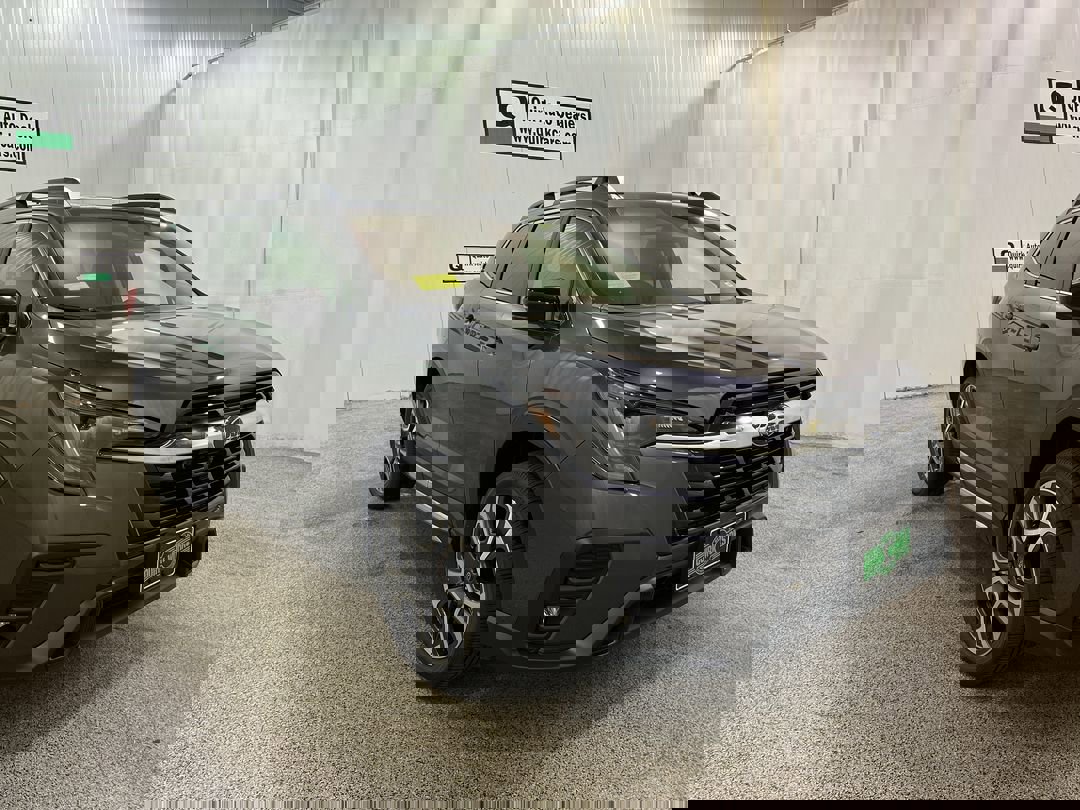 2025 Subaru Ascent Limited's photo